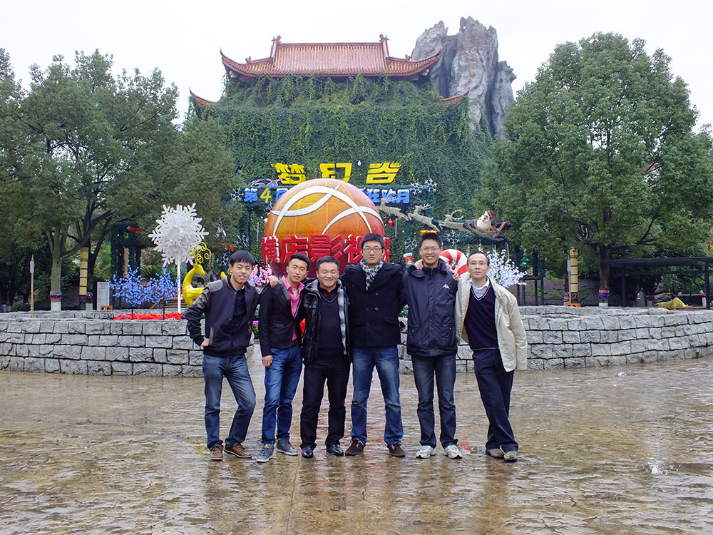 91香蕉APP污官方网站下载横店影视基地留影